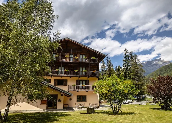 Alpine Forest Hotel Champoluc photo