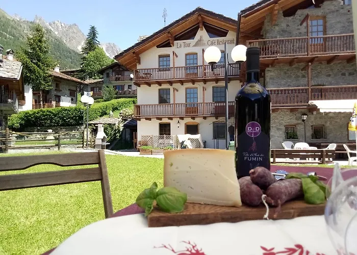 La Tour - Food, Bed & Mountain Bed & Breakfast Oyace photo